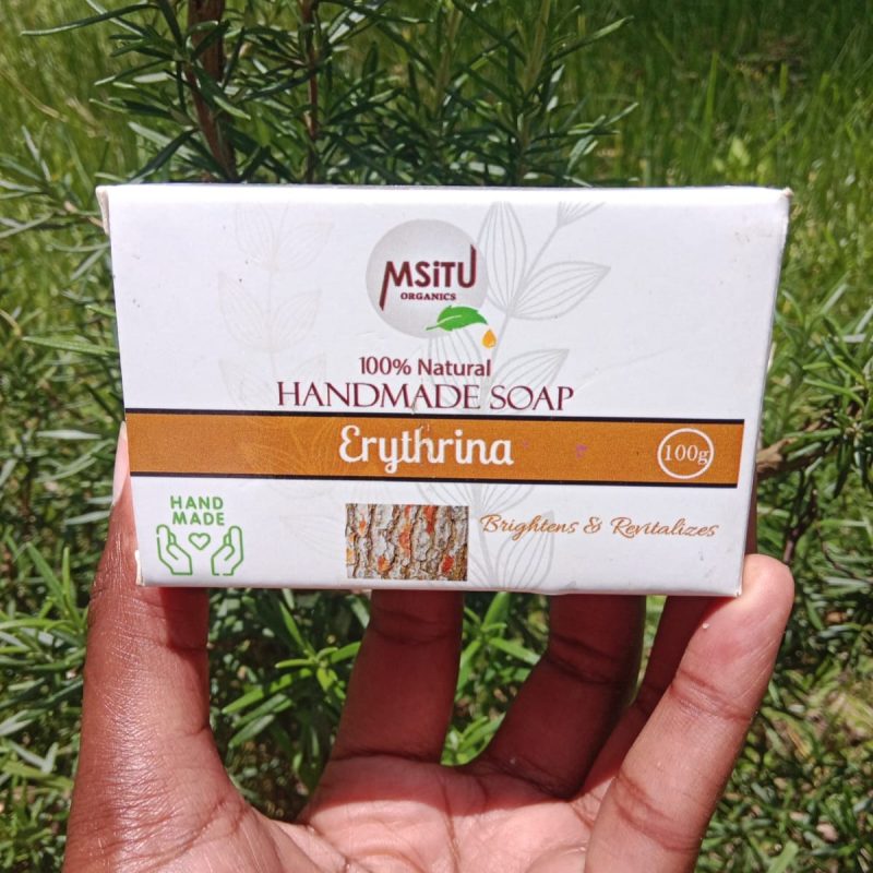 Msitu Organics Erythrina Soap 100g Msitu Organics Erythrina Soap is 100% Hand Made and Natural Soap for Brightening and Revitalizing the skin Highlights Erythrina powder has antioxidant, anti-inflammatory, antibacterial, and antifungal properties. Thus, Erythrina Soap key benefits are Protect the skin from premature aging, fine lines, and age spots. Help soothe irritated or inflamed skin, potentially alleviating conditions like dermatitis and eczema. Effective in deep cleansing Fighting acne-causing bacteria, and fighting fungal infections. Supports skin repair and regeneration processes, which may lead to improved skin elasticity and a reduction in the appearance of scars. Best for: sensitive, irritated, and normal to dry skin
